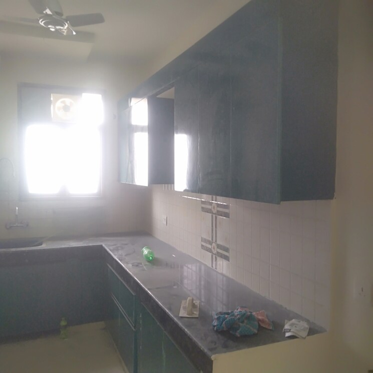 Kitchen, pareena-om-apartments 2 Bedroom 571 Sq.Ft. Apartment In Sector 112 Gurgaon 9535485