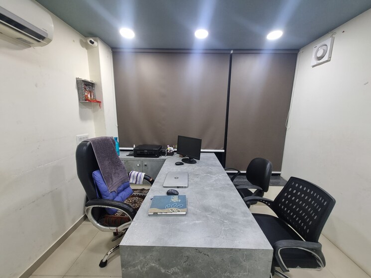 Team Area, shivalik-shilp Commercial Office Space 789 Sq.Ft. In Sanidhya Ahmedabad 9535331