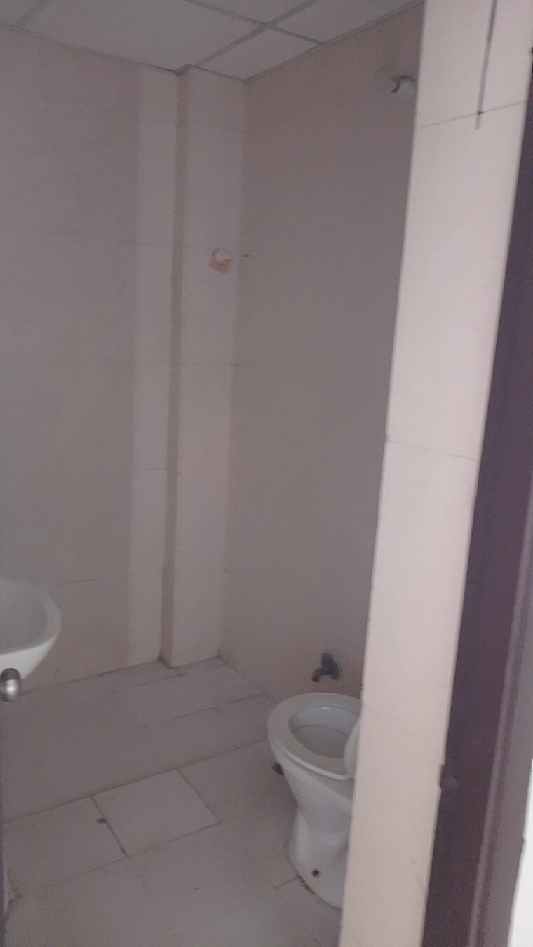 Bathroom, divine-meadows 3 Bedroom 1759 Sq.Ft. Apartment In Sector 108 Noida 9535374