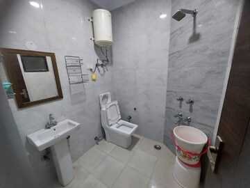 Bathroom in 1 BHK Builder Floor at Chirag Dilli – for Rent