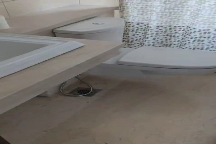  Parking, sector 102 3.5 Bedroom 2463 Sq.Ft. Apartment In Sector 102 Gurgaon 9535329