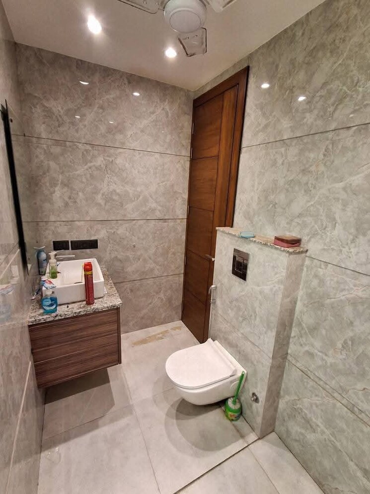 Bathroom, freedom fighters enclave 2 Bedroom 1200 Sq.Ft. Apartment In Freedom Fighters Enclave Delhi 9535494