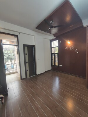 Room in 2 BHK Builder Floor at Icon Regency, Vaishali Sector 4 – for Sale