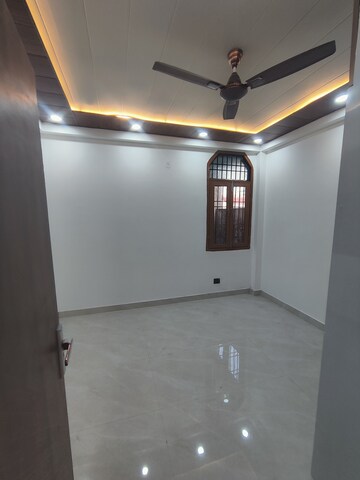 Room in 2 BHK Builder Floor at Icon Regency, Vaishali Sector 4 – for Sale