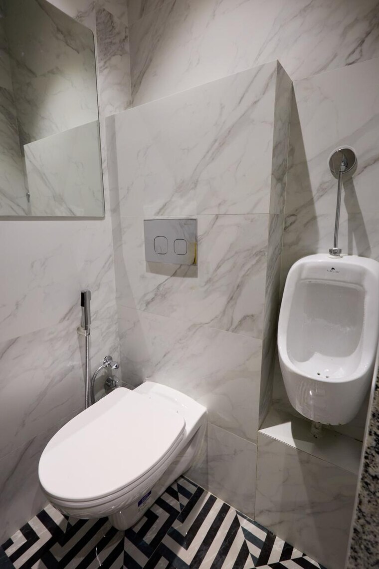 Bathroom, shapoorji-pallonji-vicinia 2 Bedroom 888 Sq.Ft. Apartment In Powai Mumbai 9535608