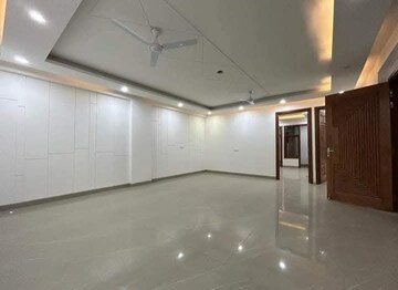 2 BHK Builder Floor For Rent in Saket