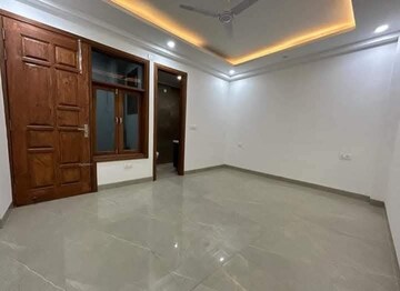 Room in 2 BHK Builder Floor at Saket – for Rent