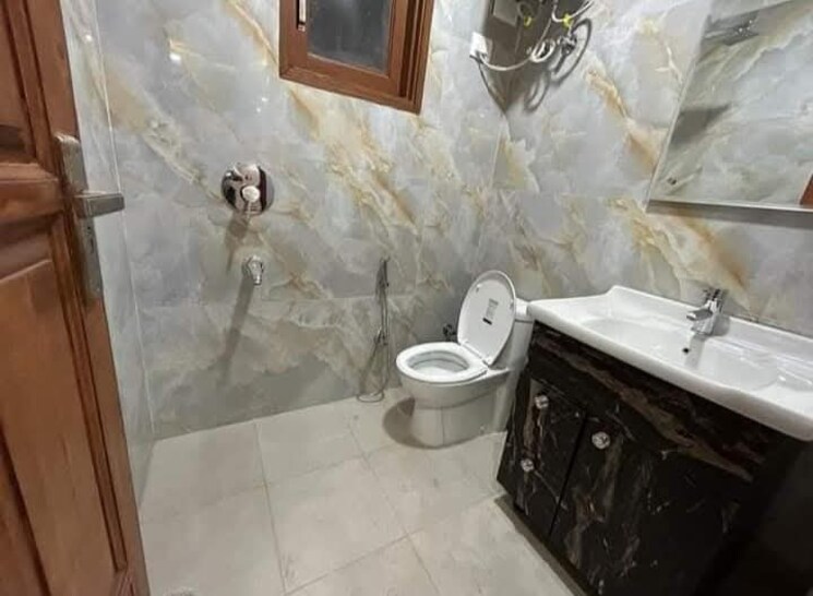 Bathroom, saket 2 Bedroom 200 Sq.Yd. Builder Floor In Saket Delhi 9535627