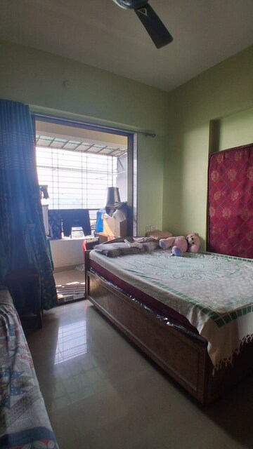 Bedroom in 2 BHK Apartment at Airoli – for Rent