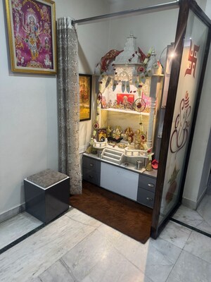 Bedroom in 5 BHK Independent House at Sector 21 – for Rent