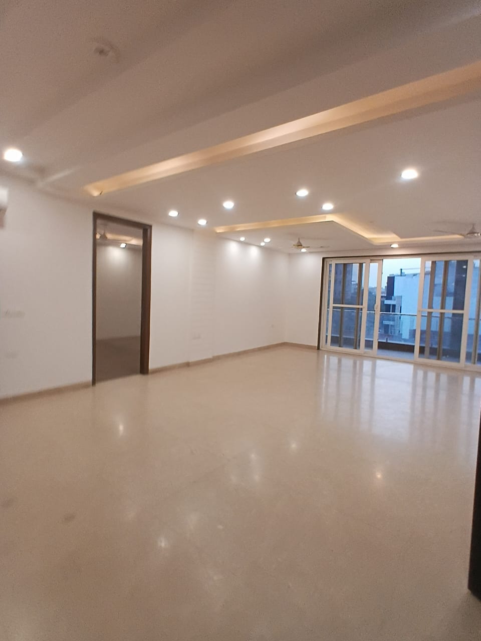 3.5 BHK + Extra Room Apartment For Sale in Ambience Creacions