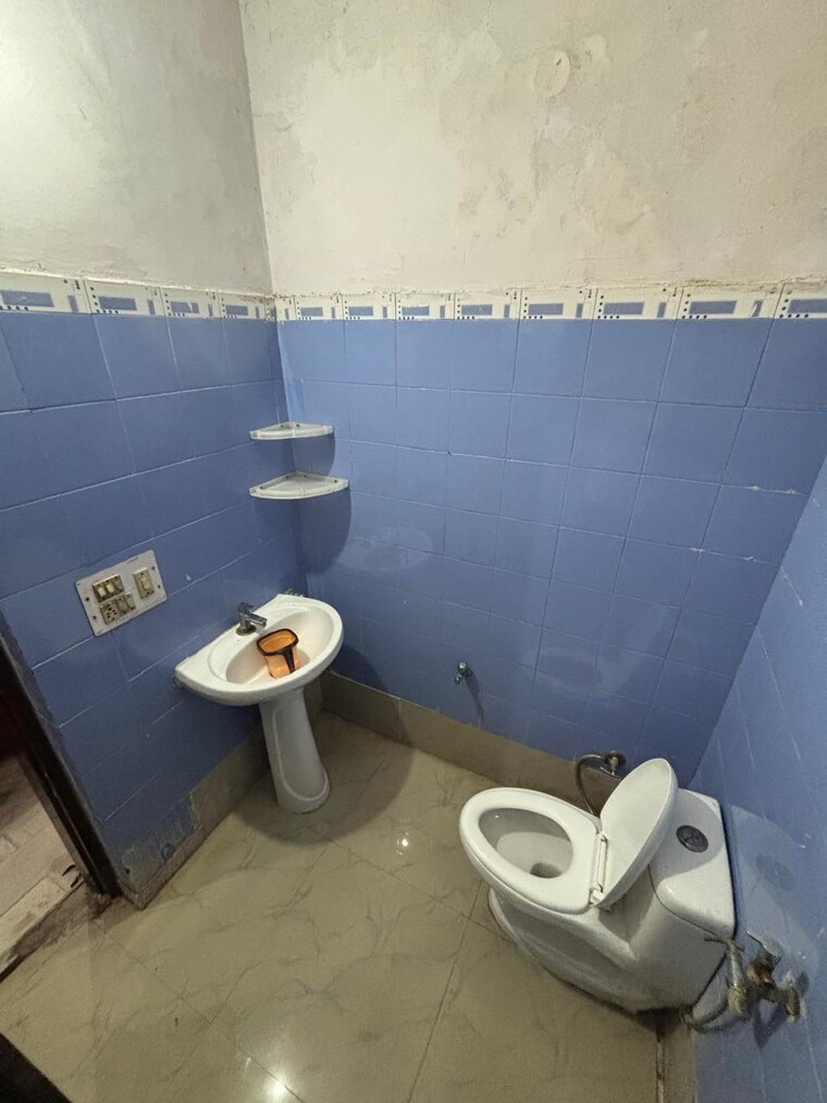 Bathroom, dhakoli 2 Bedroom 900 Sq.Ft. Apartment In Dhakoli Zirakpur 9535663