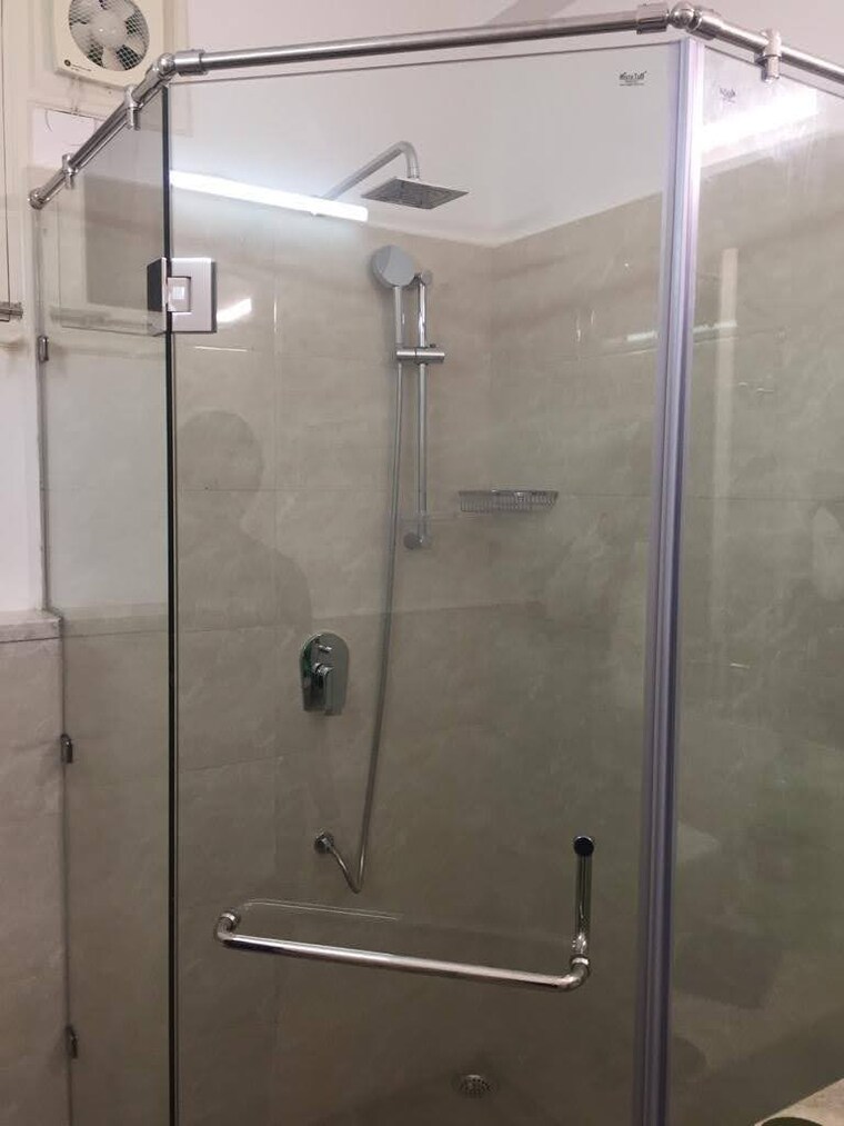 Bathroom, south extension ii 3 Bedroom 300 Sq.Yd. Builder Floor In South Extension ii Delhi 9535683