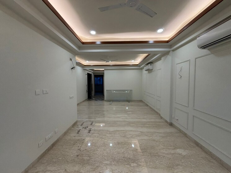Kitchen, defence colony 3 Bedroom 217 Sq.Yd. Builder Floor In Defence Colony Delhi 9535691