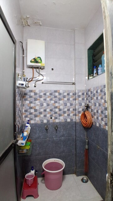 Bathroom in 1 BHK Apartment at Airoli Sector 20 – for Rent