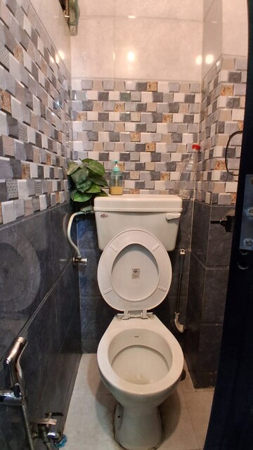 Bathroom in 1 BHK Apartment at Airoli Sector 20 – for Rent