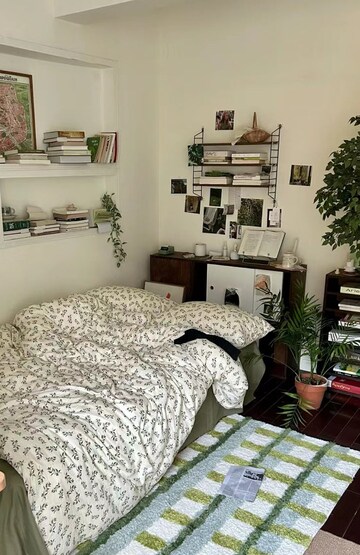 Bedroom in 2 BHK Apartment at Gokuldham Shopping Centre, Goregaon East – for Rent