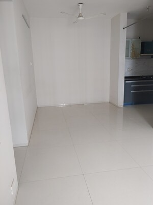 Room in 2 BHK Apartment at Pebbles II, Bavdhan – for Rent