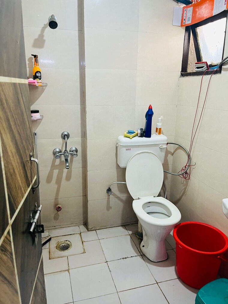 Bathroom, sector 89 5 Bedroom 250 Sq.Yd. Independent House In Sector 89 Faridabad 9535747