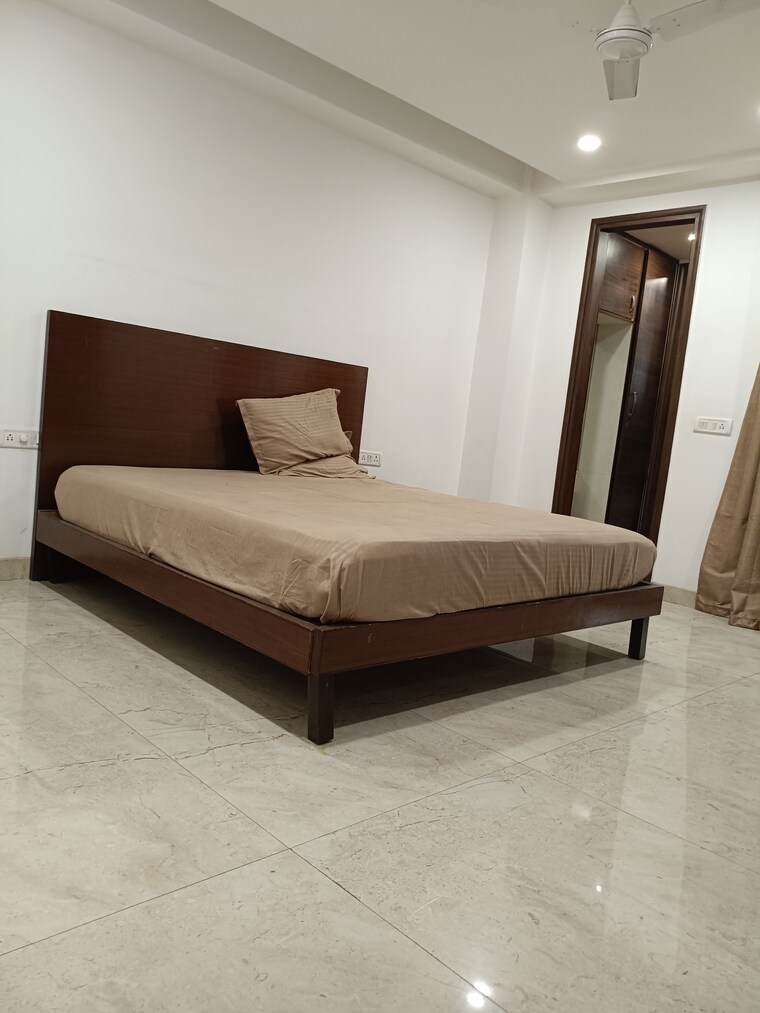 Bedroom, new friends colony 3 Bedroom 300 Sq.Yd. Builder Floor In New Friends Colony Delhi 9535813