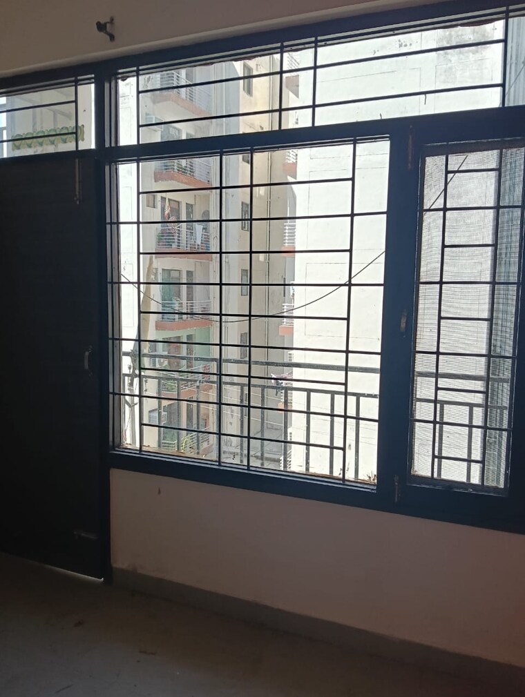 Balcony, ambala highway 1 Bedroom 850 Sq.Ft. Apartment In Ambala Highway Zirakpur 9535752