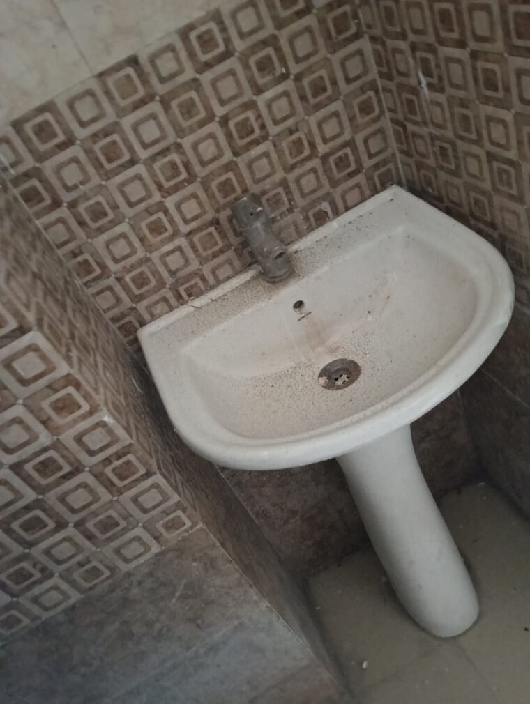 Bathroom, ambala highway 1 Bedroom 850 Sq.Ft. Apartment In Ambala Highway Zirakpur 9535752