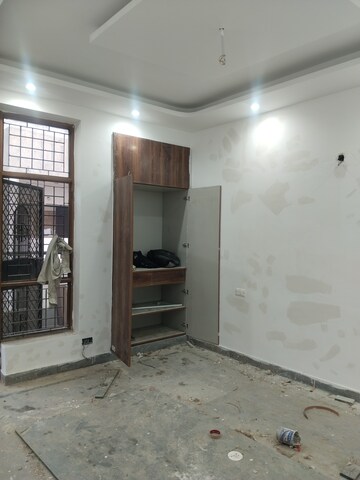 Room in 3 BHK Builder Floor at Espire Hamilton Heights, Sector 37 – for Sale