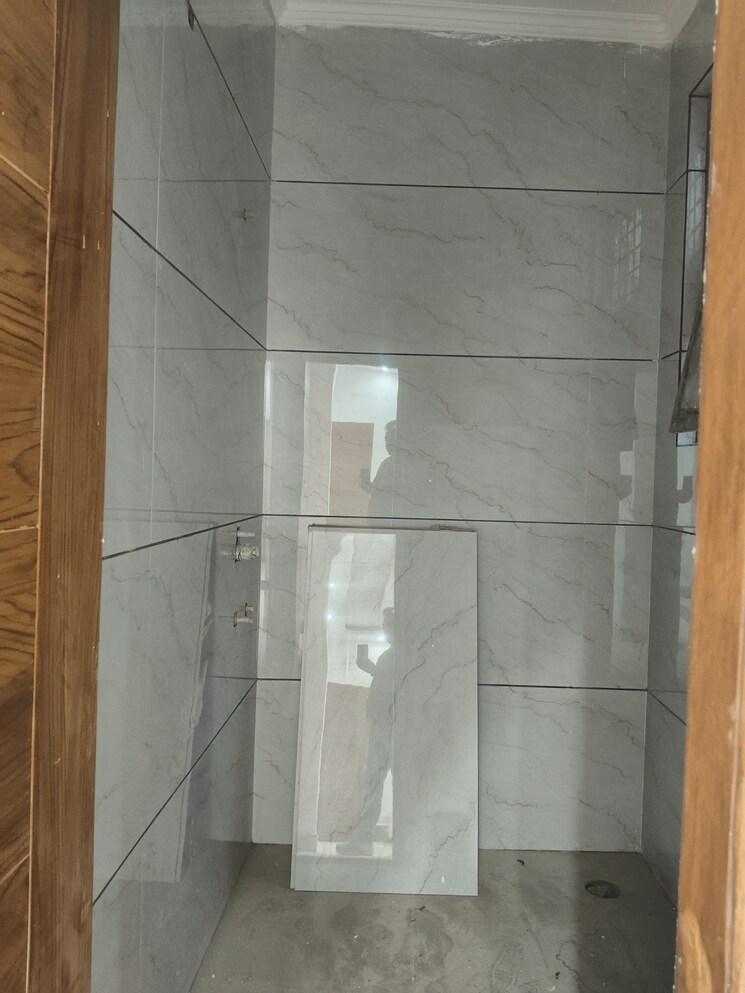 Bathroom, espire-hamilton-heights 3 Bedroom 1800 Sq.Ft. Builder Floor In Sector 37 Faridabad 9535824