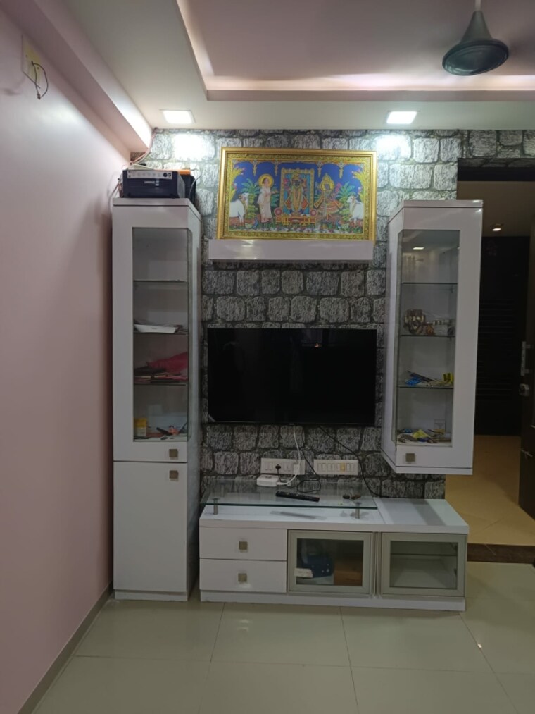 Room, shilaj 3 Bedroom 1350 Sq.Ft. Apartment In Shilaj Ahmedabad 9535805