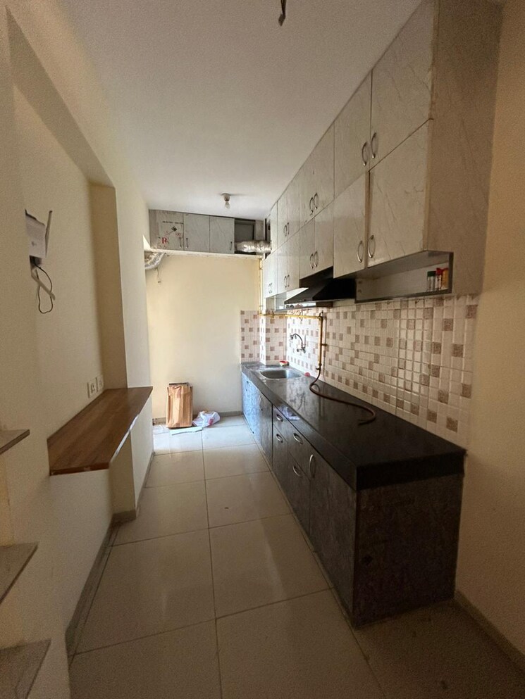 Kitchen, wave-dream-homes 2 Bedroom 808 Sq.Ft. Apartment In Wave City Ghaziabad 9535804
