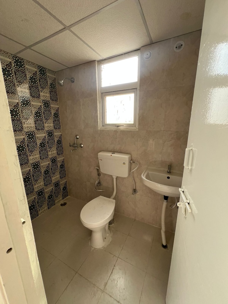 Bathroom, sector 37d 2 Bedroom 1100 Sq.Ft. Apartment In Sector 37d Gurgaon 9535780