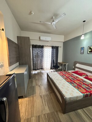 Bedroom in 1 BHK Apartment at Paramount Golfforeste, Zeta I Greater Noida – for Rent