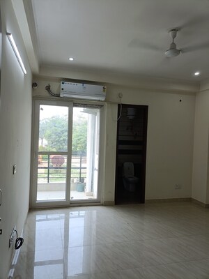 2 BHK Apartment For Rent in Ansal API Esencia, Sector 67