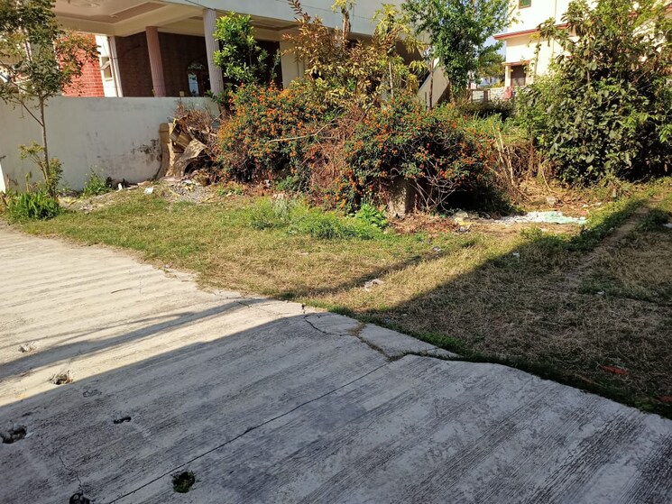 Garden, nehrugram  180 Sq.Yd. Plot In Nehrugram Dehradun 9535822