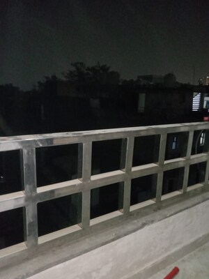 Balcony in 1 RK Builder Floor at Ansal Sushant Lok I, Sector 43 – for Rent