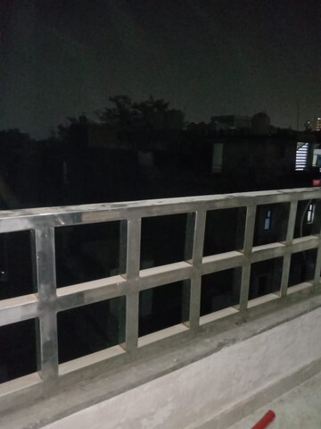 Balcony in 1 RK Builder Floor at Ansal Sushant Lok I, Sector 43 – for Rent