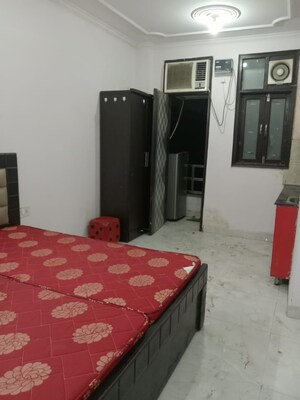 Bedroom in 1 RK Builder Floor at Ansal Sushant Lok I, Sector 43 – for Rent