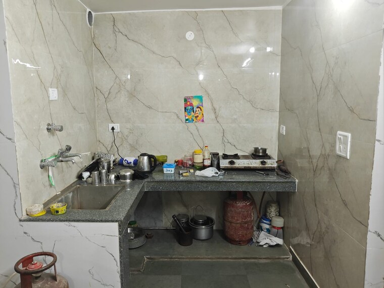 Master Bedroom, asha-apartment 5 Bedroom 100 Sq.Yd. Independent House In Old Chungi Faridabad 9535855