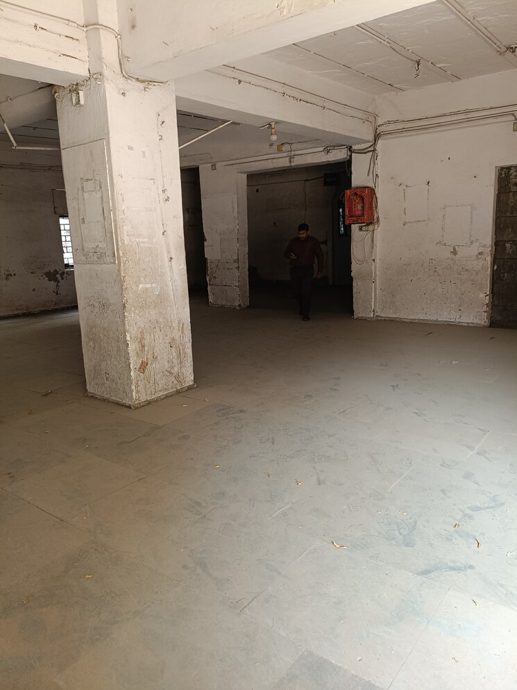  Parking, maharani bagh 6+ Bedroom 800 Sq.Yd. Independent House In Maharani Bagh Delhi 9535889