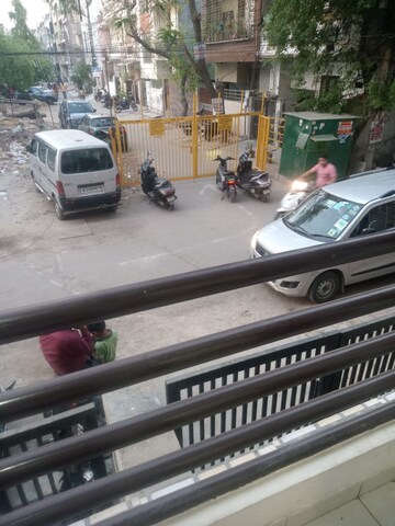 2 BHK Builder Floor – Exterior View View at Nirman Vihar - for Rent