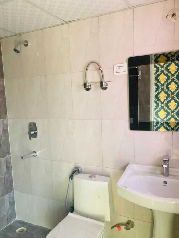 Bathroom, migsun-twiinz 2 Bedroom 1060 Sq.Ft. Apartment In Eta Ii Greater Noida Greater Noida 9535973