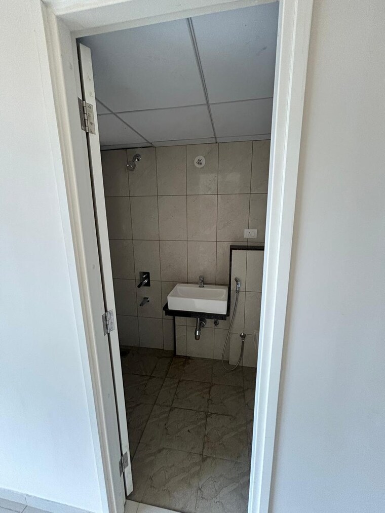 Bathroom, godrej-green-vistas 3 Bedroom 815 Sq.Ft. Apartment In Mahalunge Pune 9536005