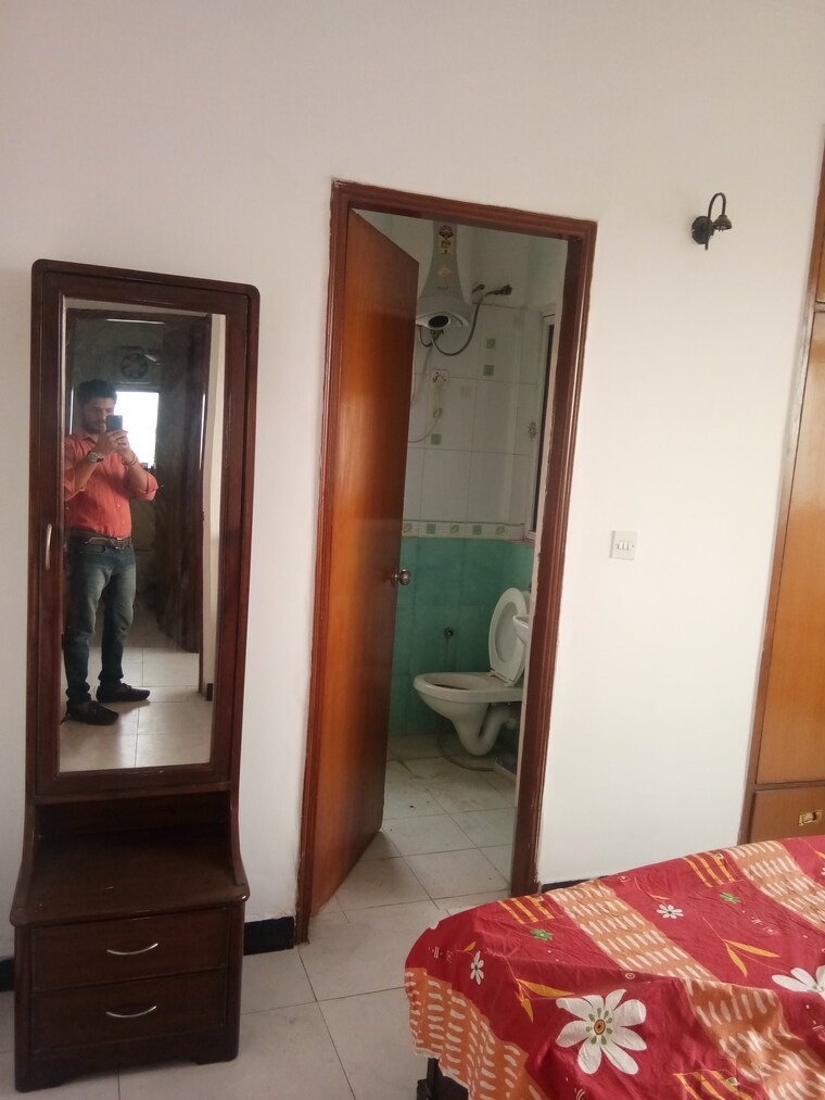 Bedroom, dlf-regency-park-ii 2 Bedroom 1106 Sq.Ft. Apartment In Sector 27 Gurgaon 9535975