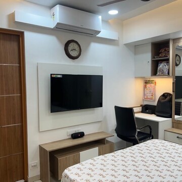 Living Room in 2 BHK Builder Floor at Hatkesh Udhog Nagar – for Sale