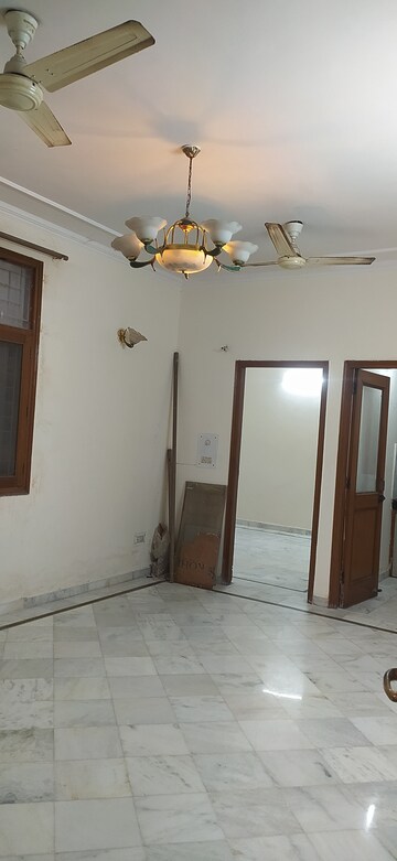 Room in 2 BHK Builder Floor at Khirki Extension – for Rent