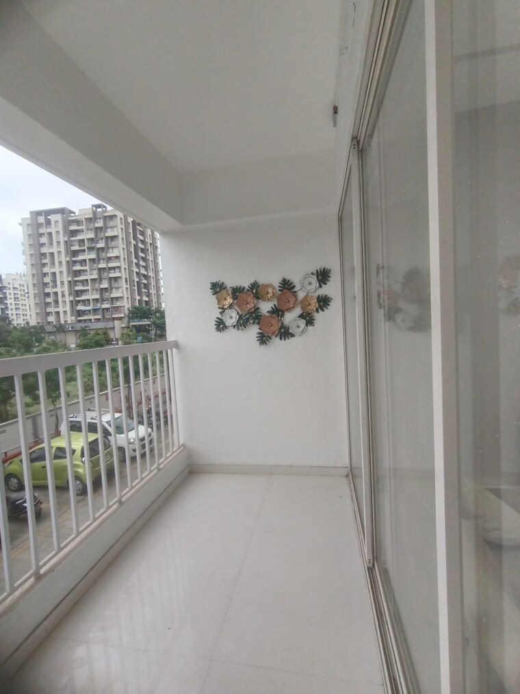 Balcony, yash-florencia 2 Bedroom 780 Sq.Ft. Apartment In Kondhwa Pune 9536016