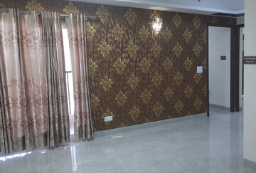 Room in 3 BHK Apartment at SKA Metro Ville, Eta Ii Greater Noida – for Sale
