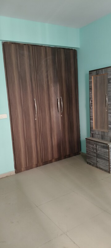 Room in 3 BHK Apartment at Sam Palm Olympia, Sector 16c Greater Noida – for Rent
