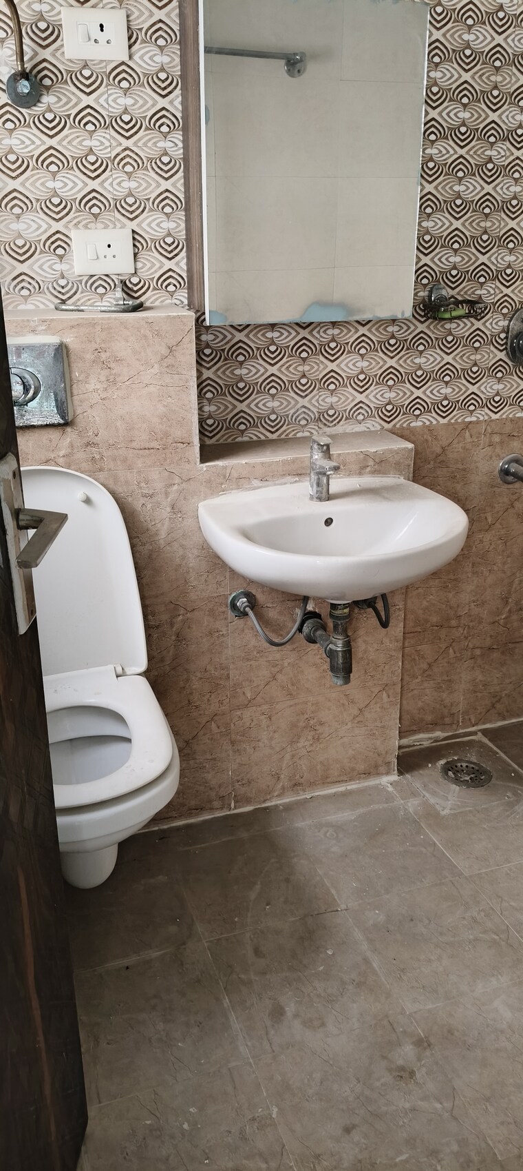Bathroom, sam-palm-olympia 3 Bedroom 1335 Sq.Ft. Apartment In Sector 16c Greater Noida Greater Noida 9536076