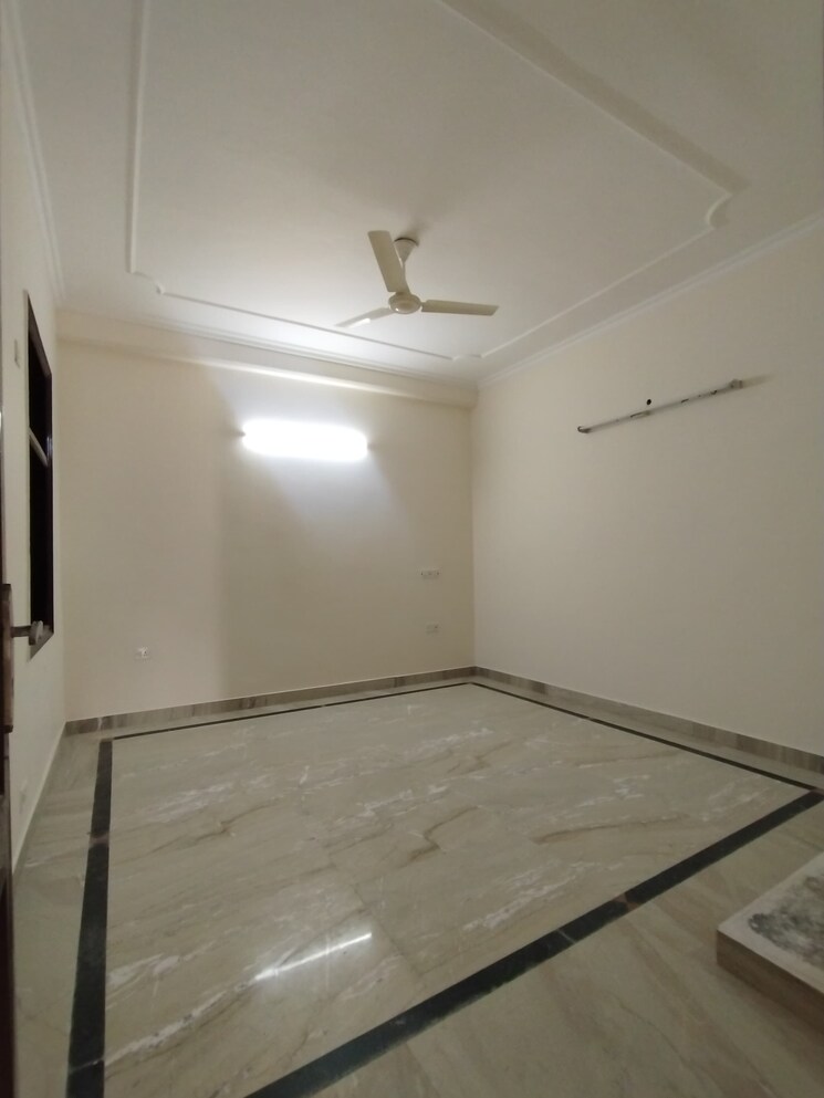 Room, south extension ii 3 Bedroom 2340 Sq.Ft. Builder Floor In South Extension ii Delhi 9536170